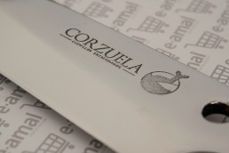 Corzuela Cuchillos Entrerrianos logo dise&ntilde;o gr&aacute;fico
